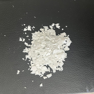 Beyaz moblen çapak